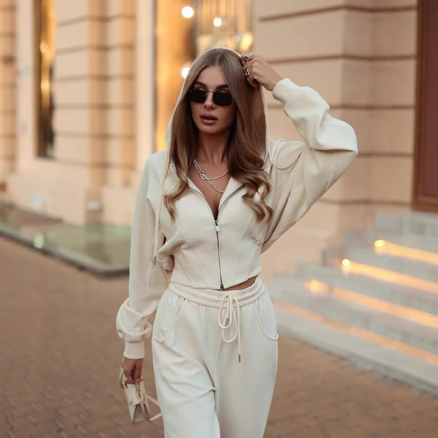 Dame Sports Suit Chic & Stylish