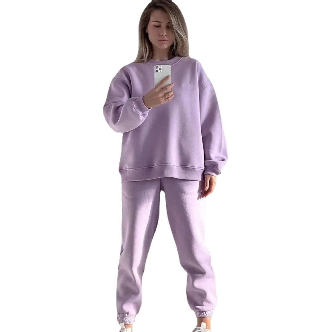 Kvinder casual sweatshirt og jogger sæt lavet af blødt materiale med elastisk talje og høj bærekomfort Skovae