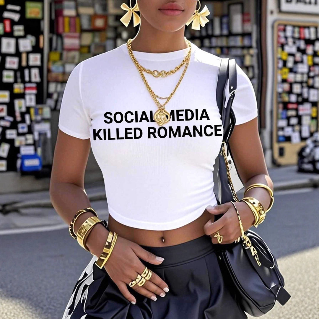 Dame Crop-T-Shirt med kreativ statementtryk og tætsiddende snit Skovae