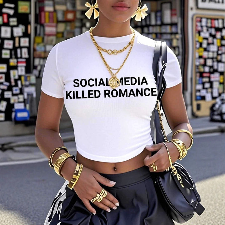 Dame Crop-T-Shirt med kreativ statementtryk og tætsiddende snit Skovae