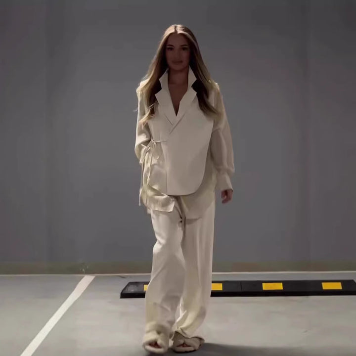 Damer elegant omslagsjakke ensemble med fashionable snit og praktiske lommer Stilla