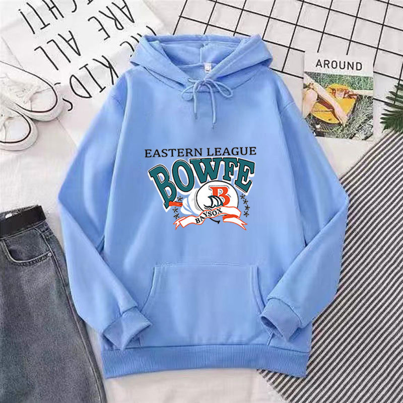 Kvinders sporty hættetrøje med trendy grafisk print Skovae