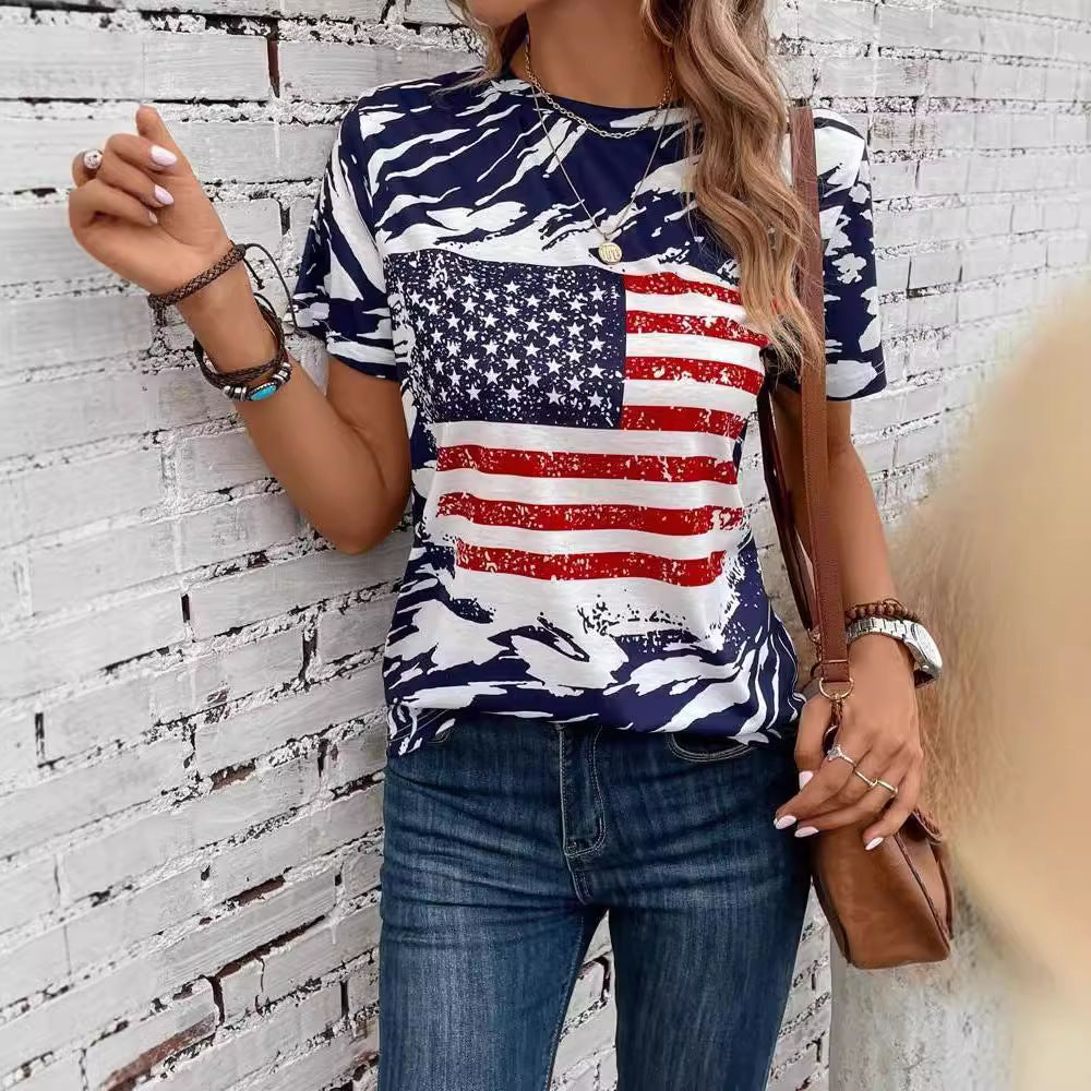Dame T-shirt med flagprint og afslappet design Stilla