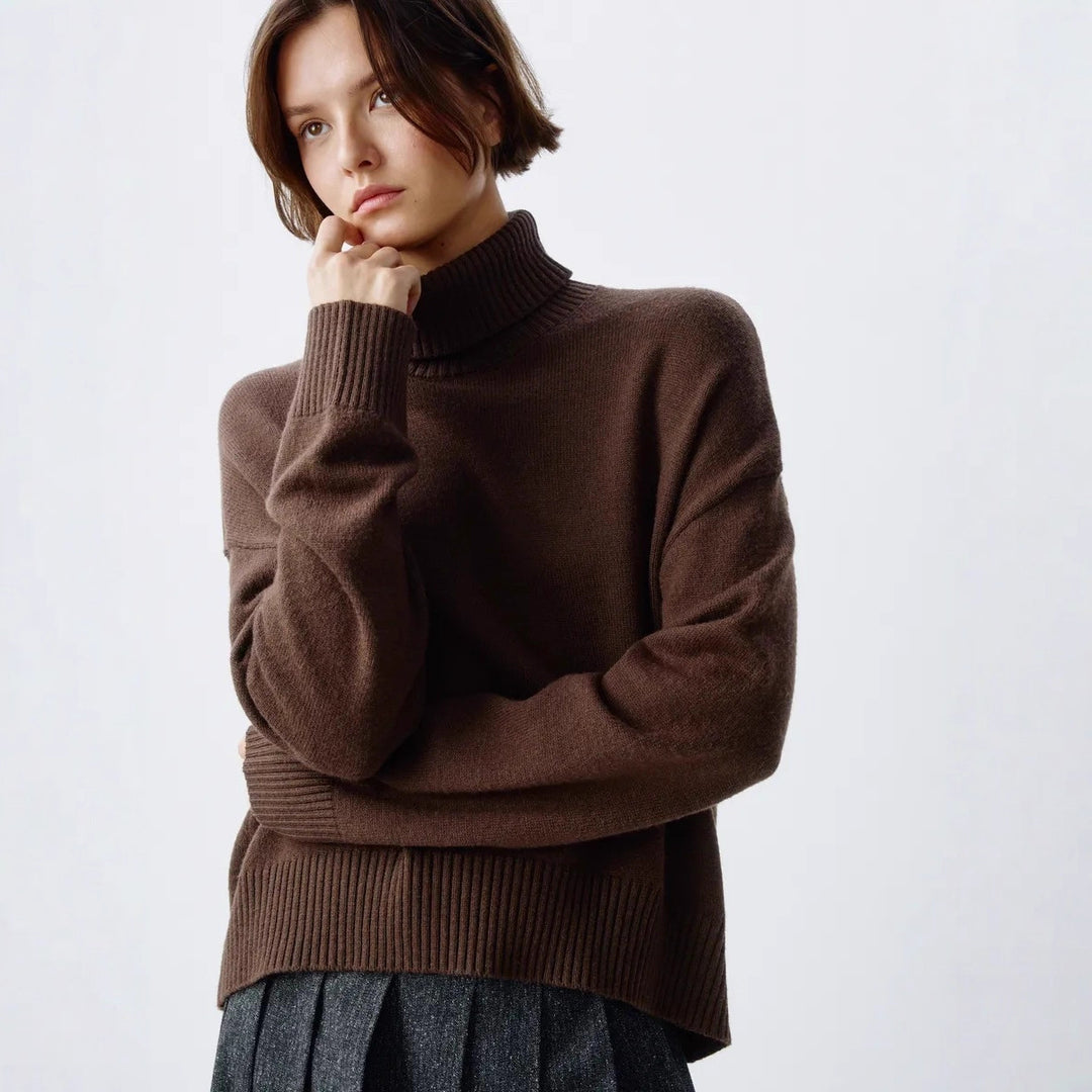Dame Cozy Turtleneck Sweater med Oversized Snit og Fin Ribstruktur Stilla