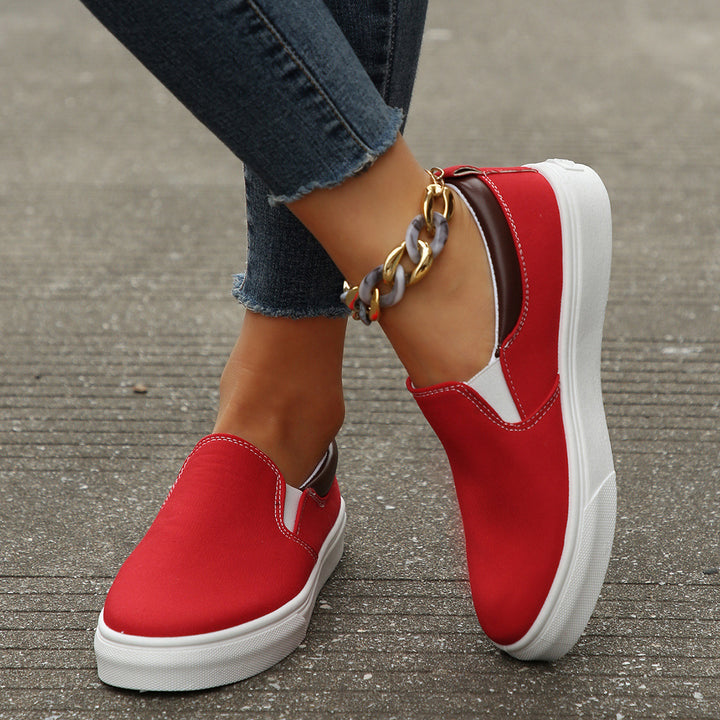 Dame Slip-On Sneakers lavet af højkvalitets overmateriale med elastiske indsatser Stilla