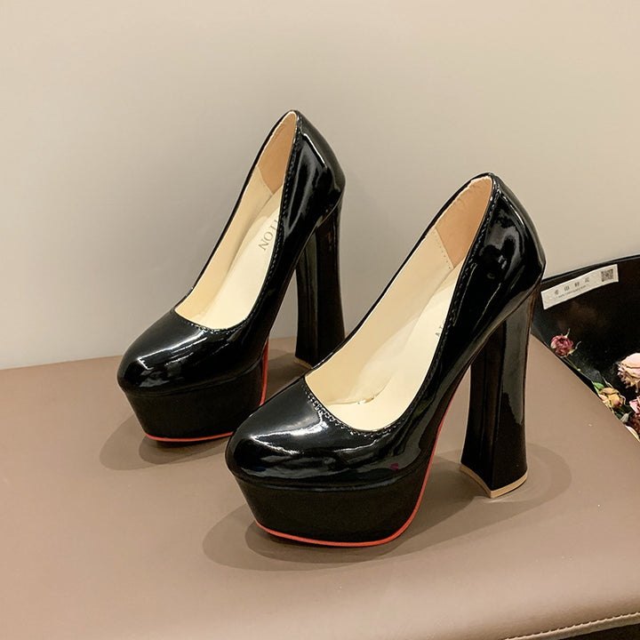 Dame plateau pumps med elegant højglans-look og stabil platform Stilla
