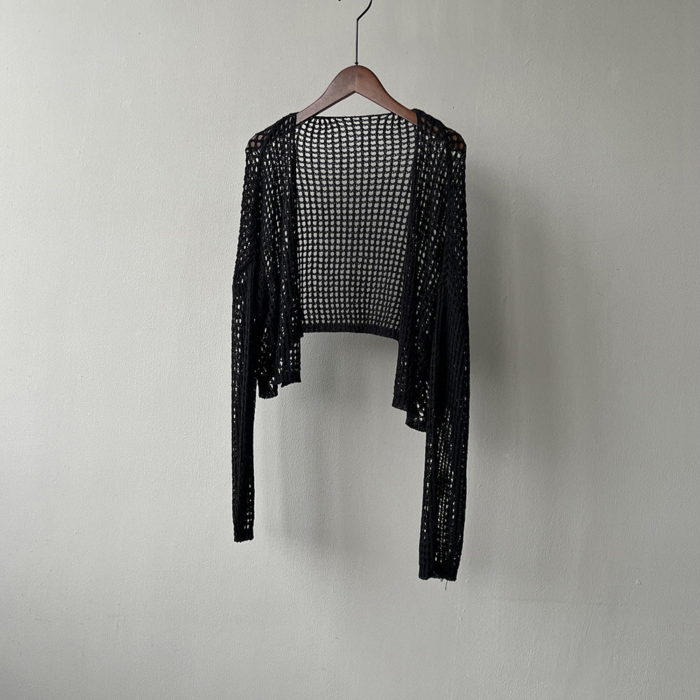 Dame luftig, kort strikcardigan i netlignende design Stilla