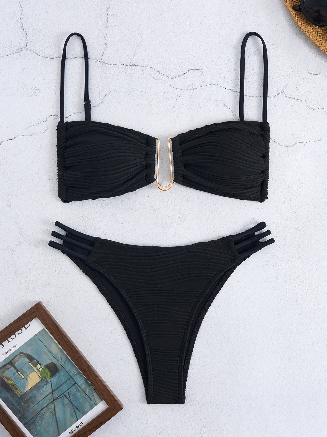 Dame bandeau-bikini med raffineret plisseret design og sidelændebånd Skovae