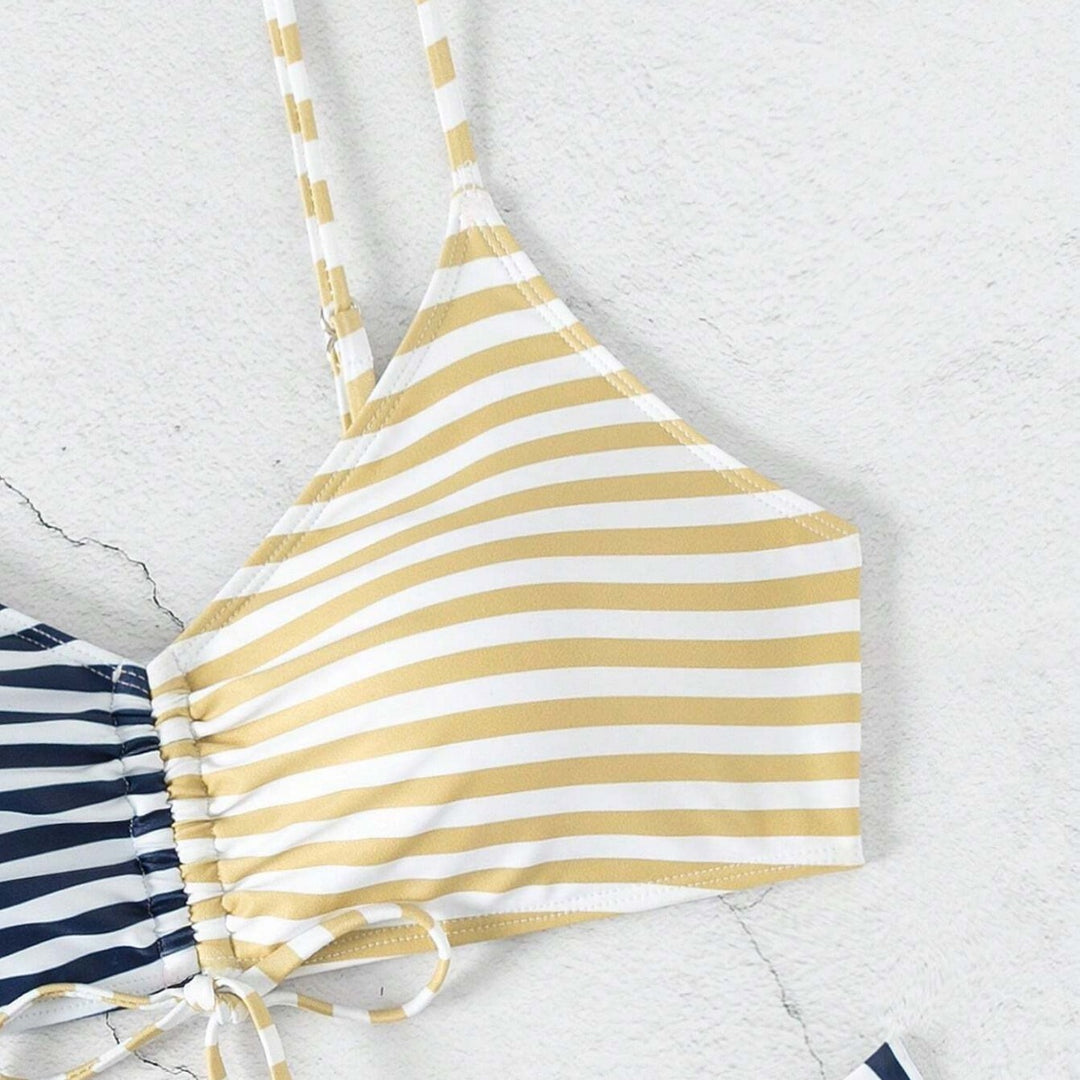 Dame Triangel-Bikini med raffineret knude og moderne stribemønster Skovae