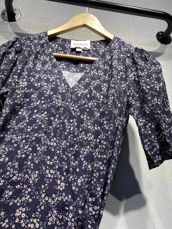 Dame Maxikjole med floralt design og elegante pufærmer Stilla