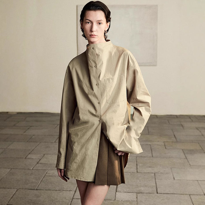 Dame moderne oversized-skjorte med ståkrave Stilla