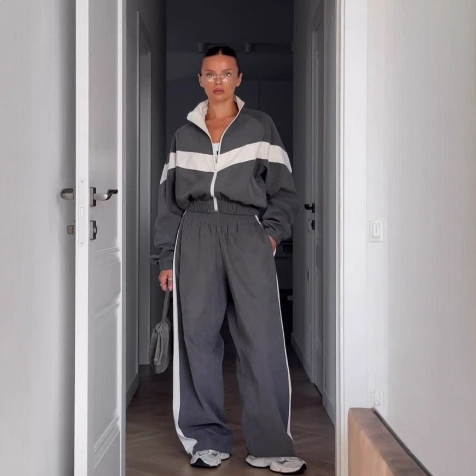 Kvinders sporty træningsdragt i et moderne look