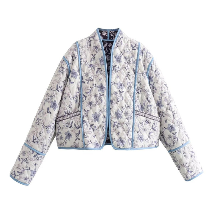 Kvindernes mønstrede quilted jakke med blomsterdesign og elegante kontrastdetaljer Stilla