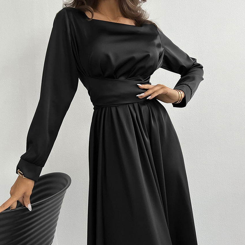Dame maxikjole med elegant firkantet udskæring og tætsiddende silhuet Stilla