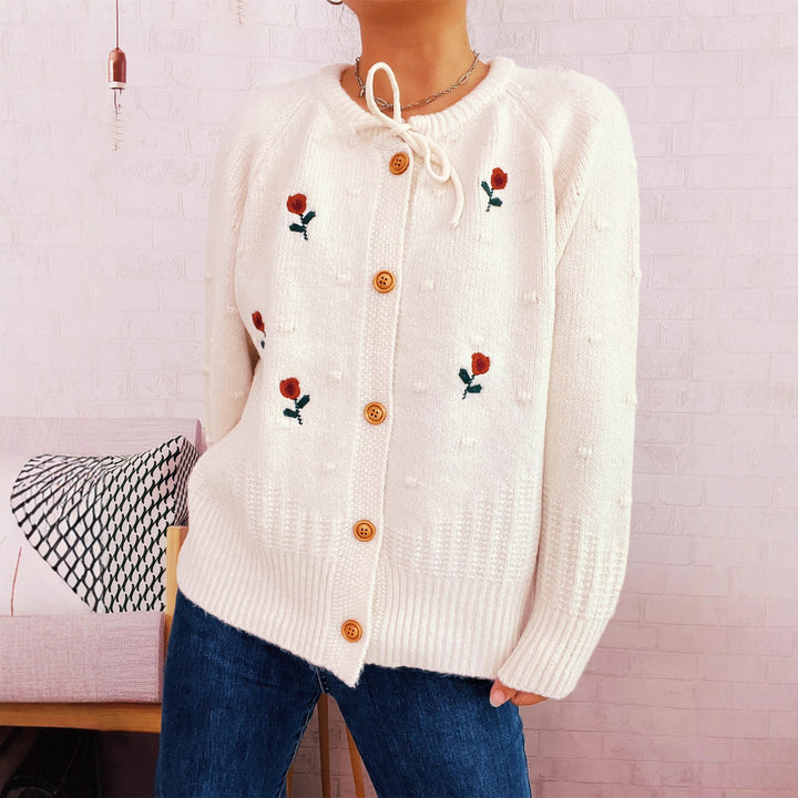 Dame cardigan med legende blomster broderi og knaplukning Stilla