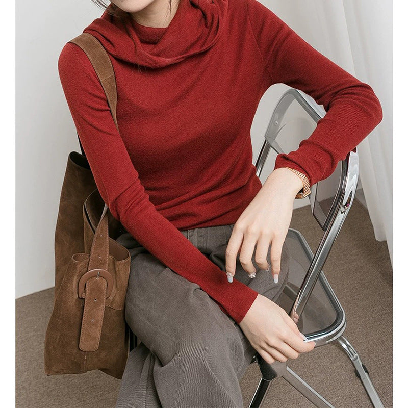 Dame chic sweater med elegant hætte og fin strikstruktur Stilla