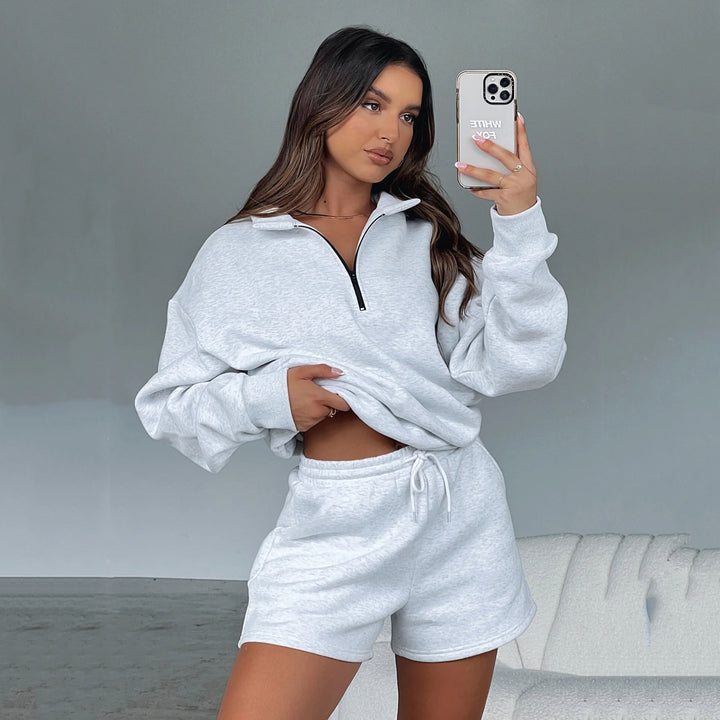 Kvinders afslappede sweatshirt med shorts-design og praktisk lynlås Skovae