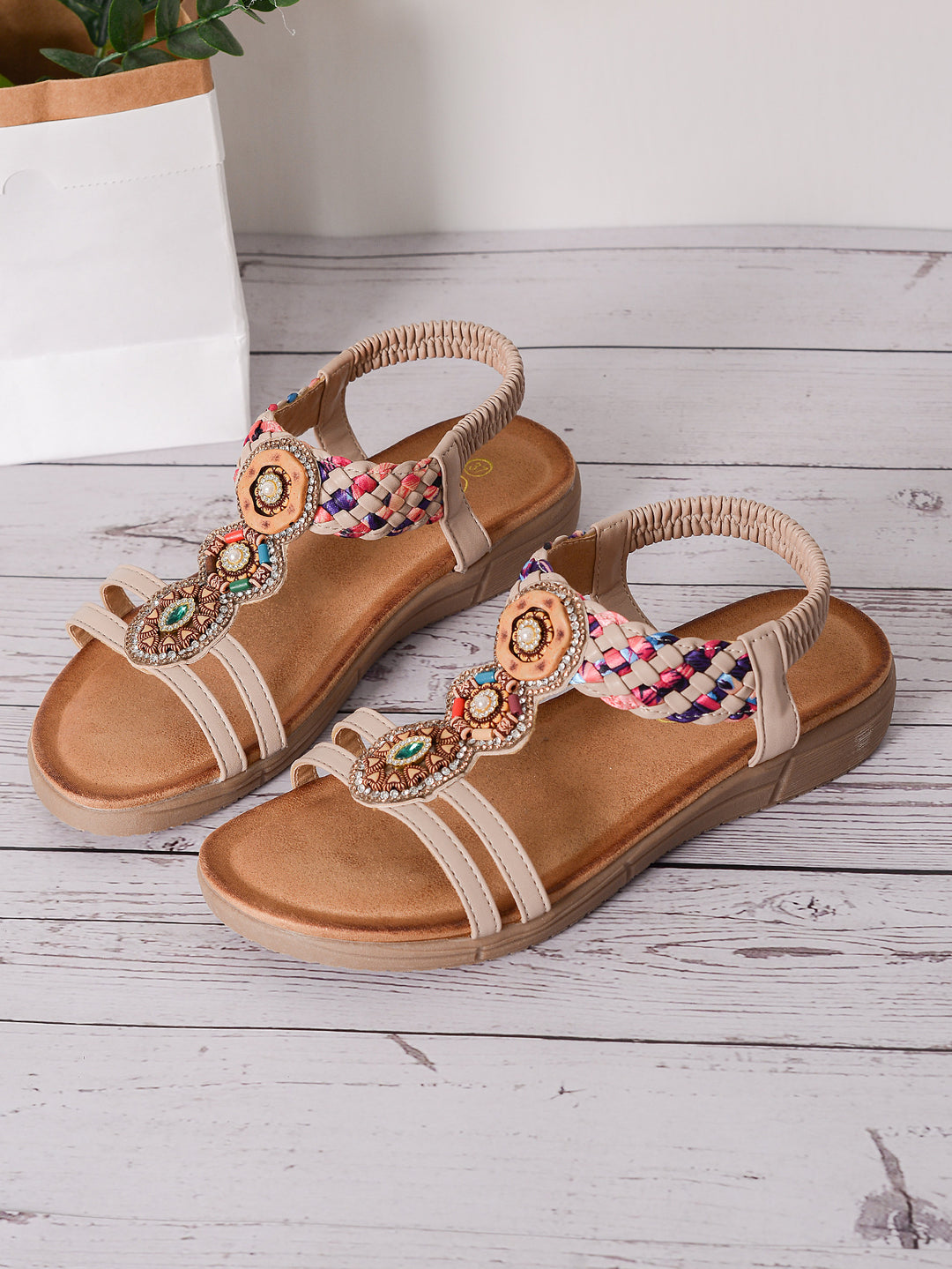 Dame elegante sandaler med kunstneriske udsmykninger og behagelig fodseng Stilla