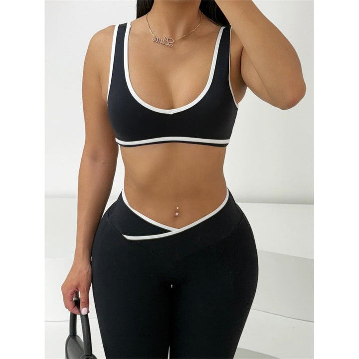 Damen Sportliches Zweiteiler Set mit kurzer Oberteil und flared Leggings Skovae
