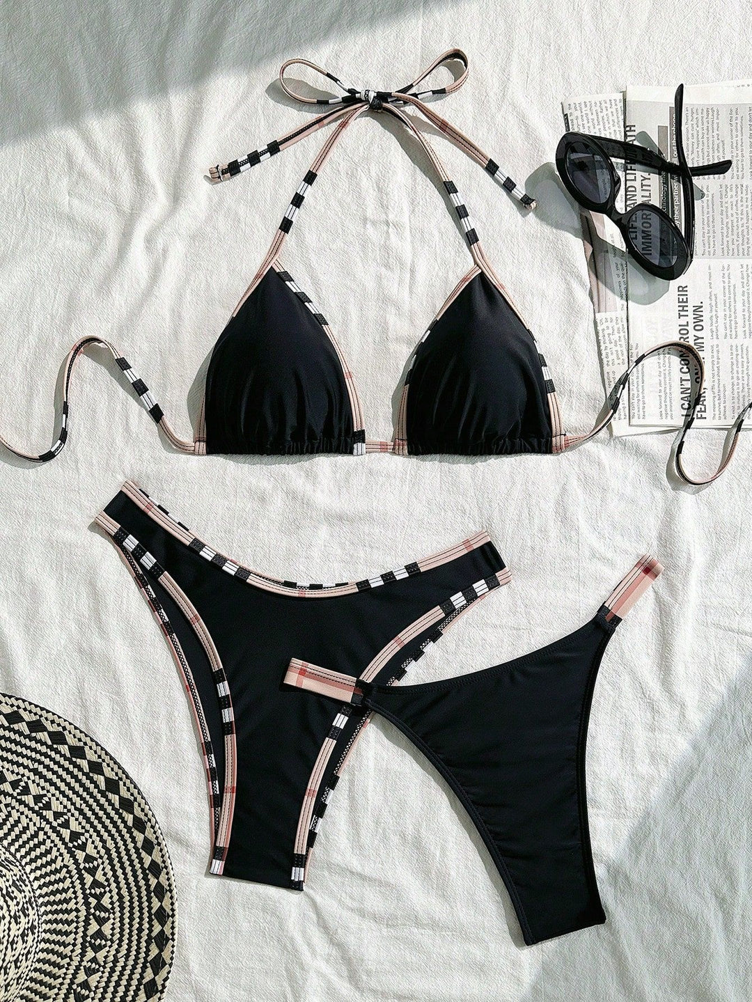Dame trekant-bikini med struktur og modeaccentuer Skovae