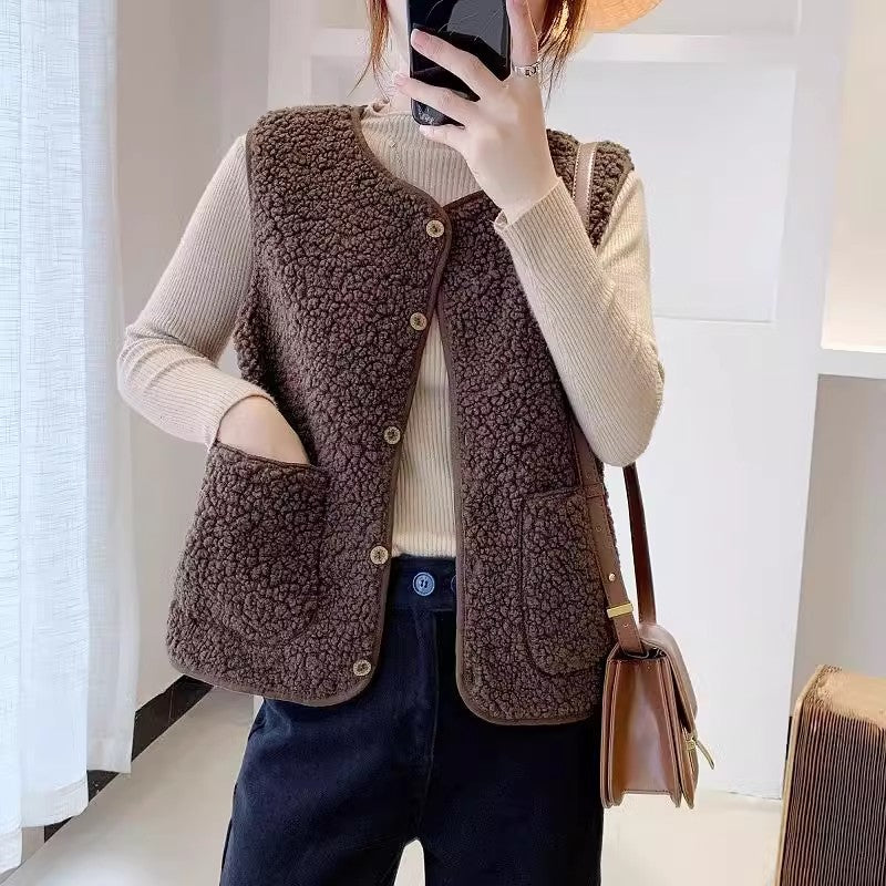 Damer teddy fleece vest med praktiske lommer og knaplukning Skovae