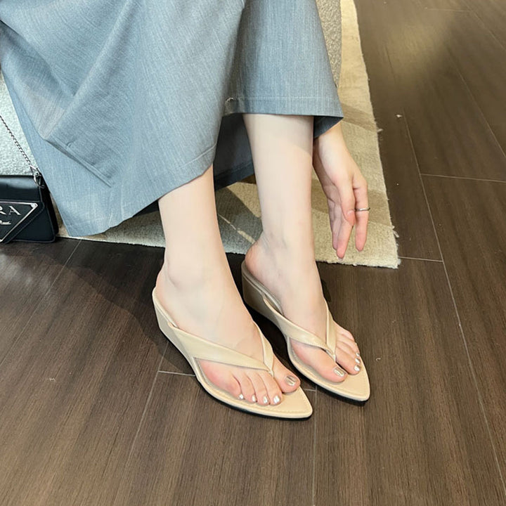 Damer Wedge-sandaler med moderne tæremellemsål og elegant remdesign Stilla