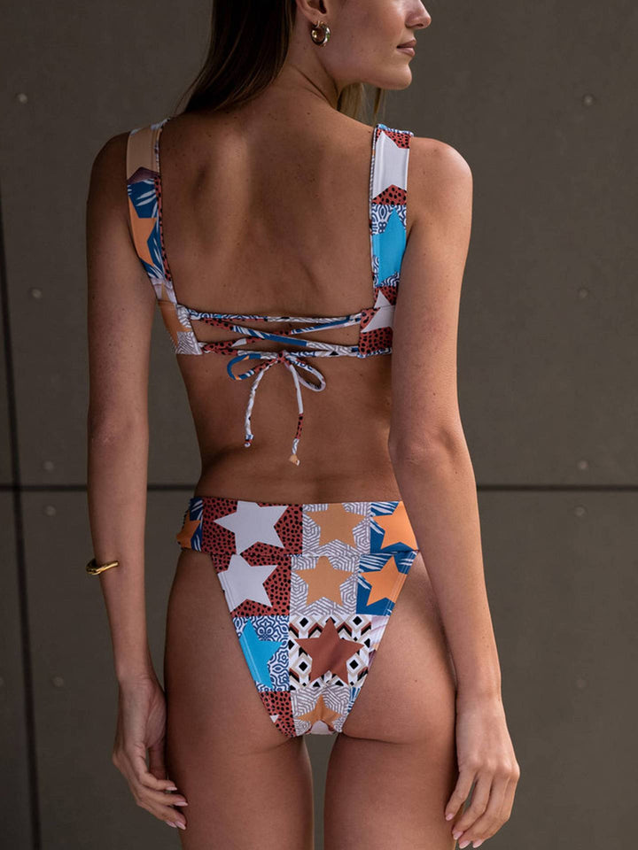 Dame bikini-sæt med raffinerede designelementer og høj benudskæring Stilla