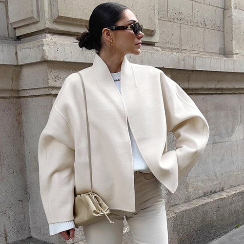 Dame Oversized Uldjakke med afslappet stil og elegant kraveføring Stilla