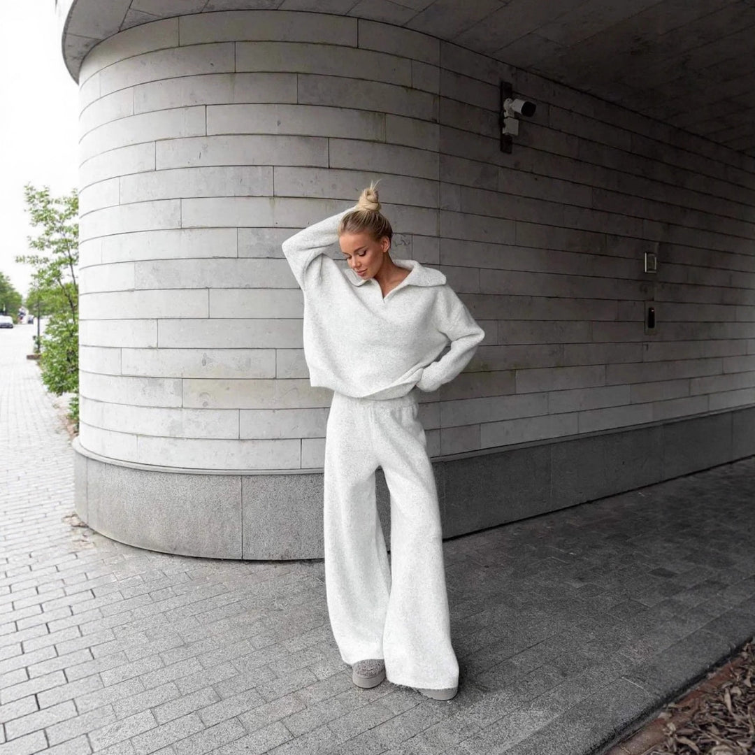 Dame hyggelig strik sæt med cropped sweater og brede bukser Stilla