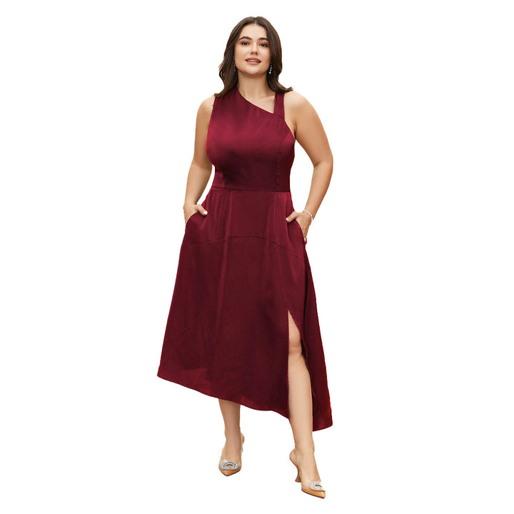 Dame elegant maxikjole med asymmetrisk neckholder og sidelommer Stilla