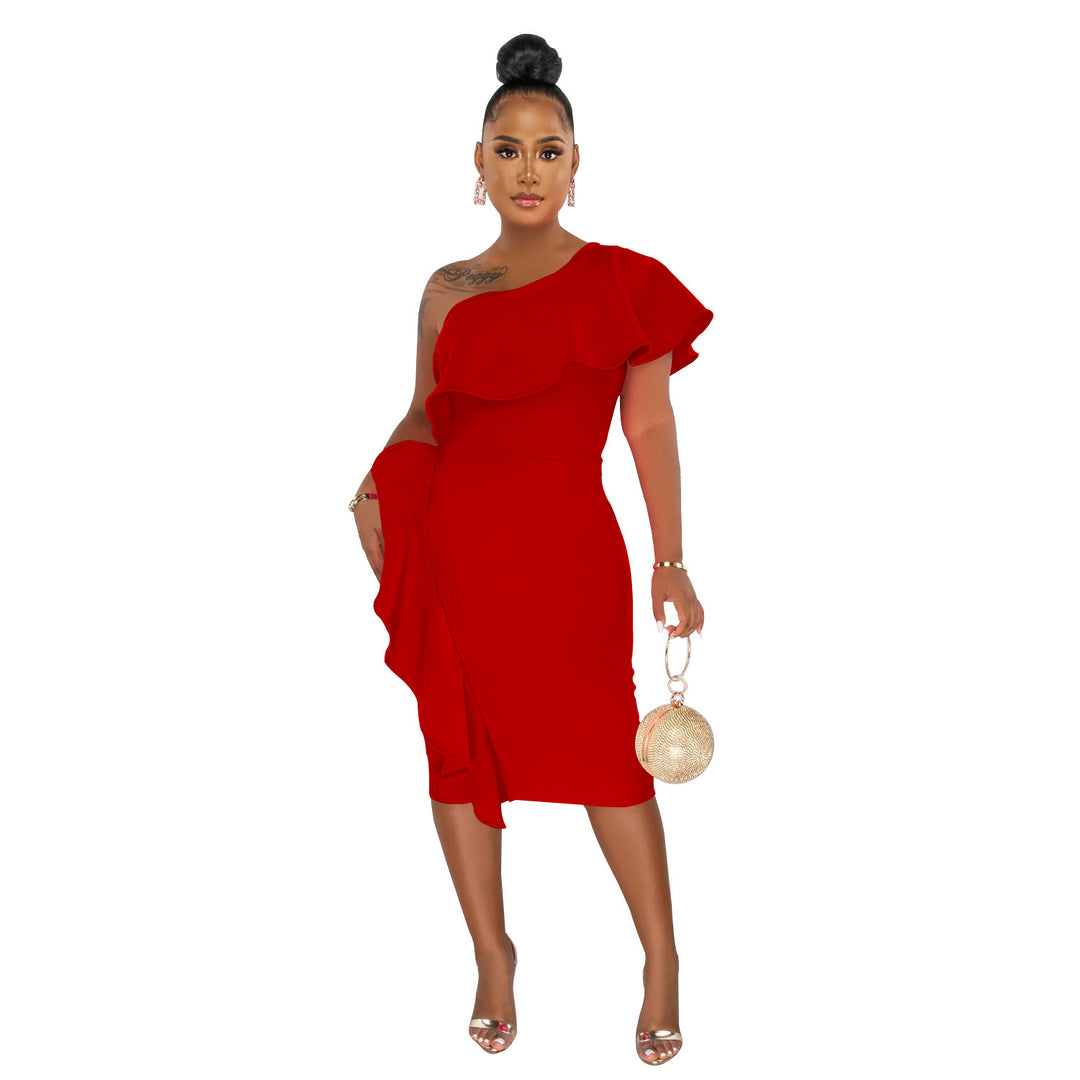 Dame Elegant One-Shoulder-Kjole med Volantdetaljer og Figursyet Snit Stilla