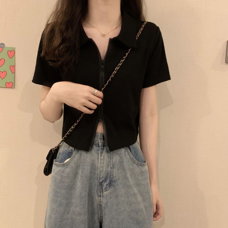 Kvinder Cropped Polo Shirt med Lynlås og Tekstur Finish Skovae