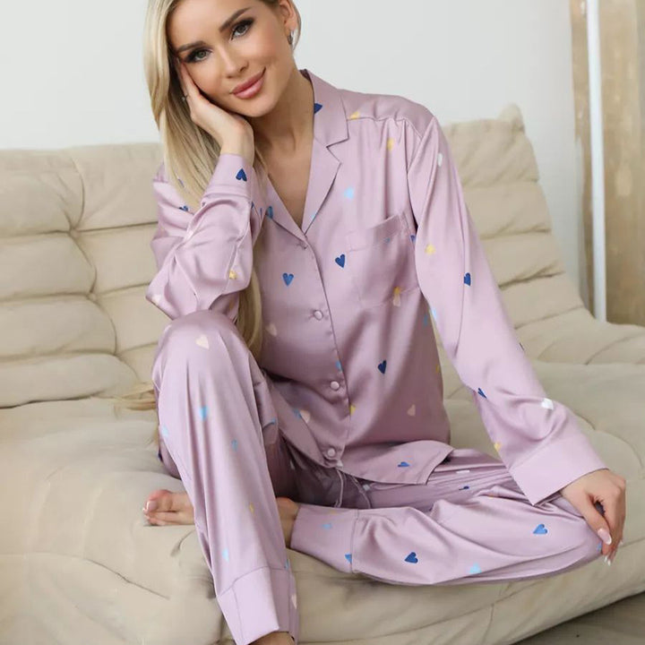 Dame Pyjamasæt med glade hjerte-design og løs pasform Stilla