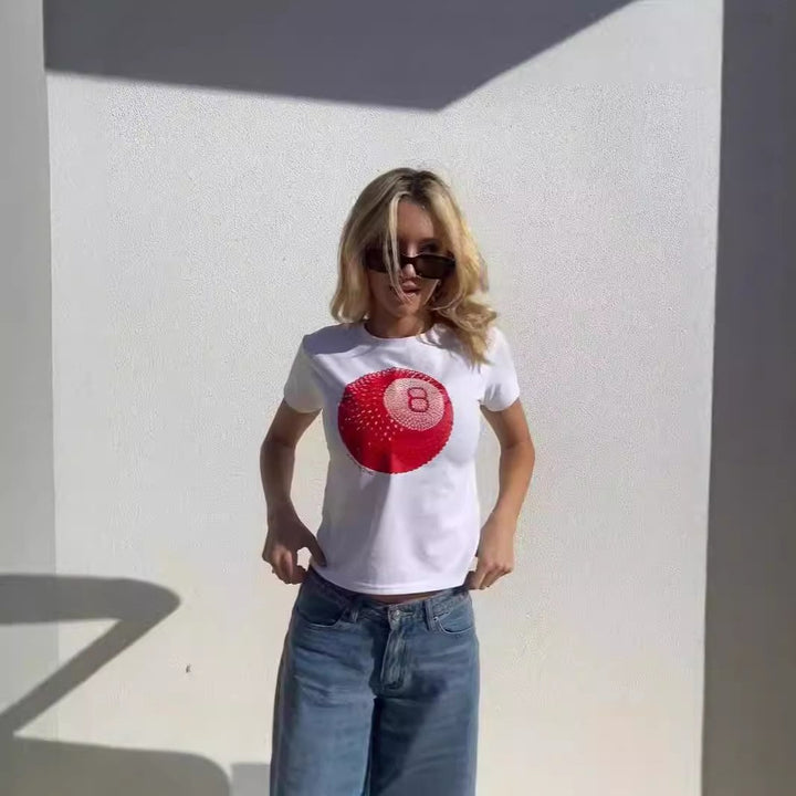 Dame crop top med blomstret grafisk print og tætsiddende pasform Skovae