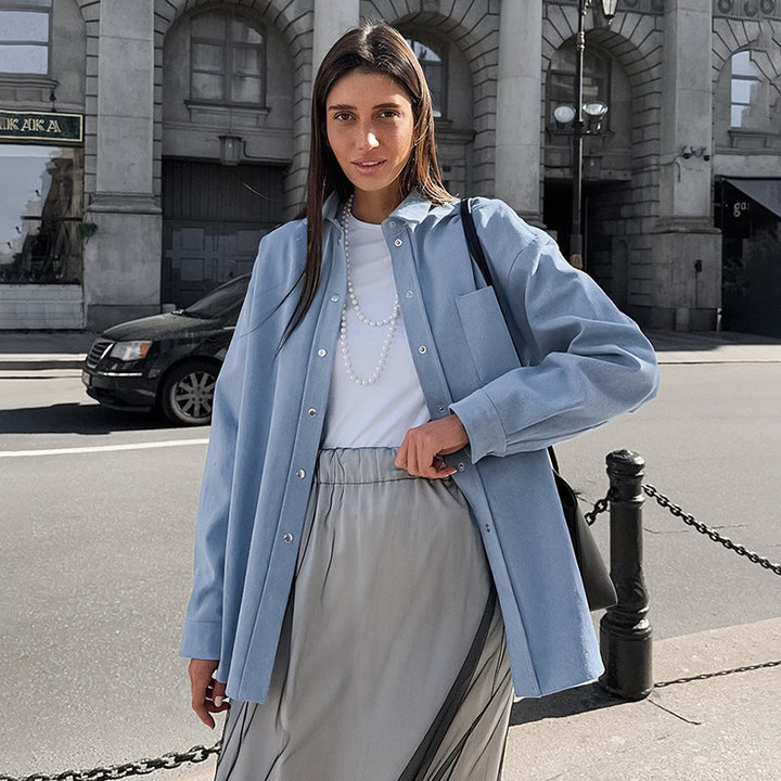 Dame Oversized Skjorte med praktiske lommer og skjult knaplukning Stilla