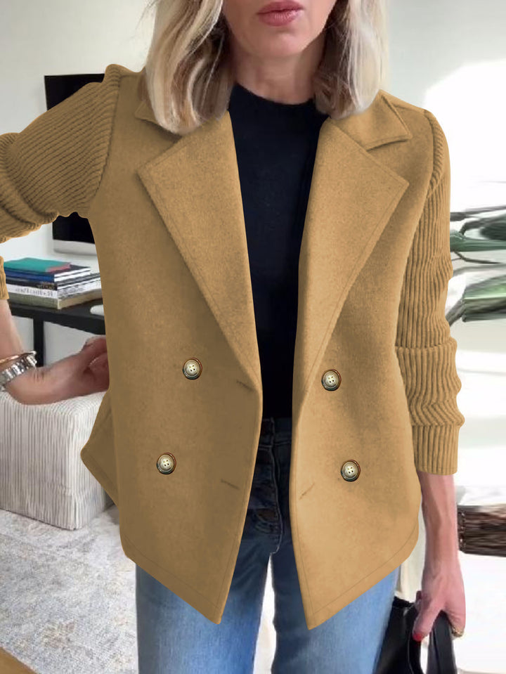 Kvindernes elegante oversized blazer med dobbelt knaplukning og tekstureret ærme Stilla