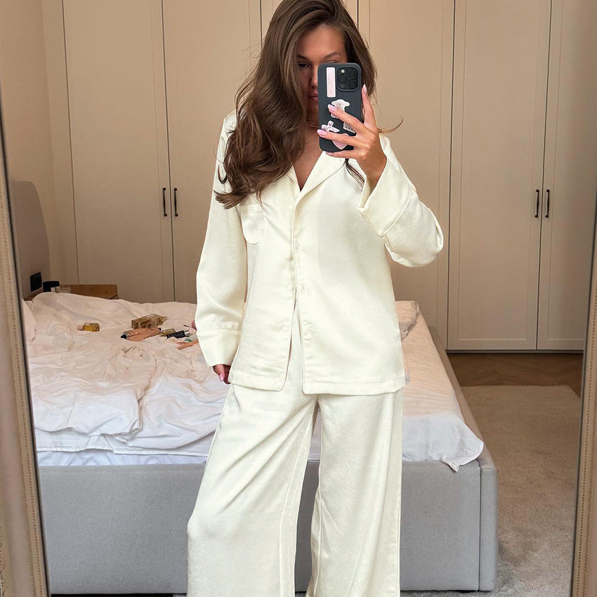 Dame natsæt i højkvalitets satin med elegant design Stilla