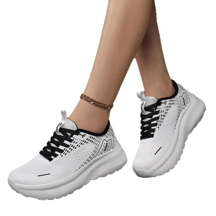 Dame ergonomisk komfort sneakers med sømløst mesh-overdel og kileformet dæmpning Skovae