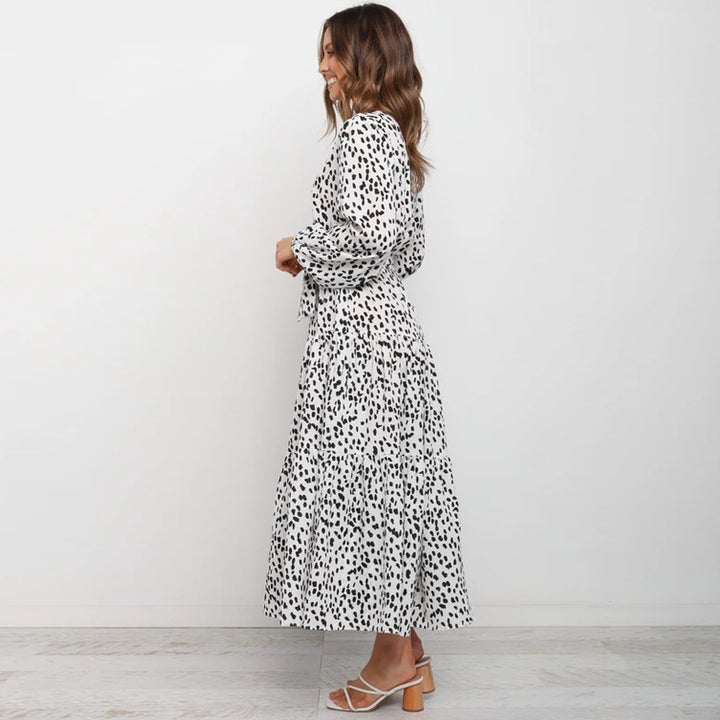 Dame Maxi Wrap Kjole med elegant lagdelt design Stilla