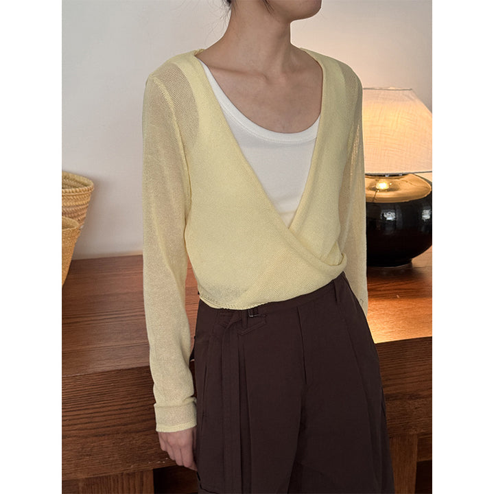 Dame luftig lag-look cardigan med moderne V-hals og fine masker Stilla