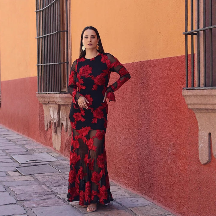 Dame elegant maxikjole med florale spidsaccentuer og gennemsigtig nederdel Stilla