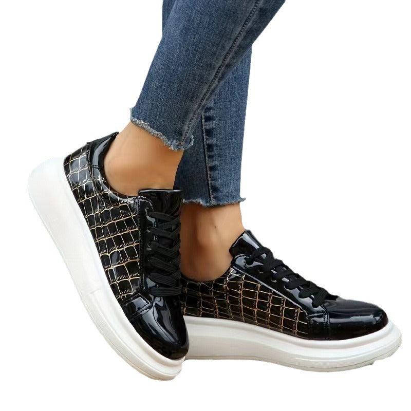 Dame Sneakers med elegant krokodillemønster og komfortabel sål Stilla