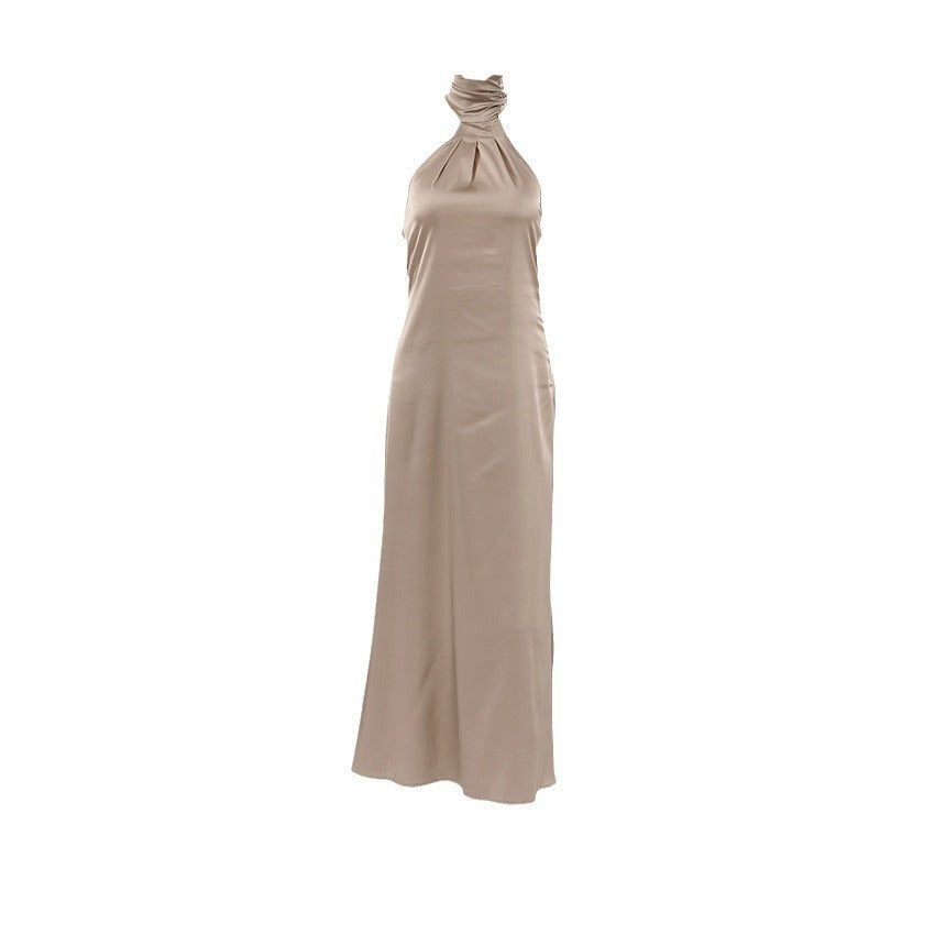 Dame maxikjole med elegant halterneck og figursyet snit Stilla
