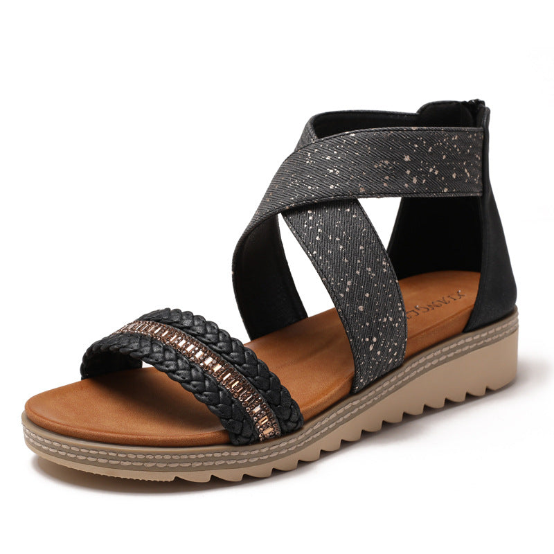 Dame komfortable sandaler med krydsede remme og moderne pyntbånd Stilla