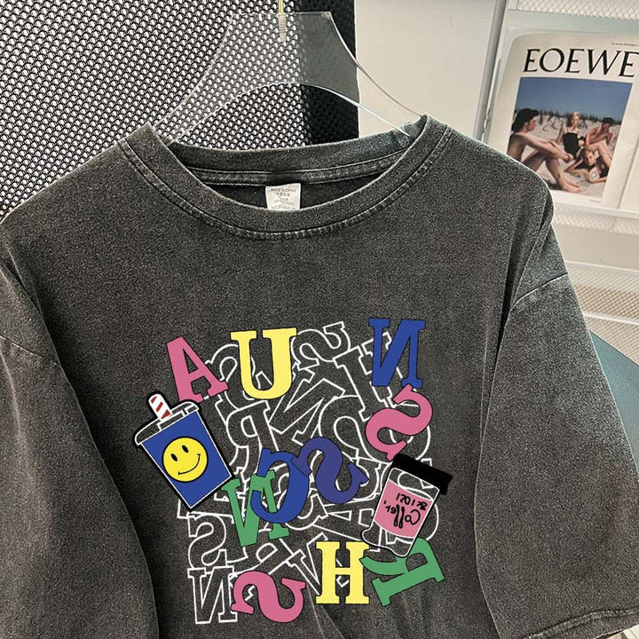 Dame T-shirt i afslappet oversized stil med kreativ grafisk tryk Stilla