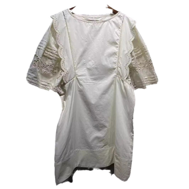 Damebluse med elegante spidsindsatser og afslappet snit Stilla