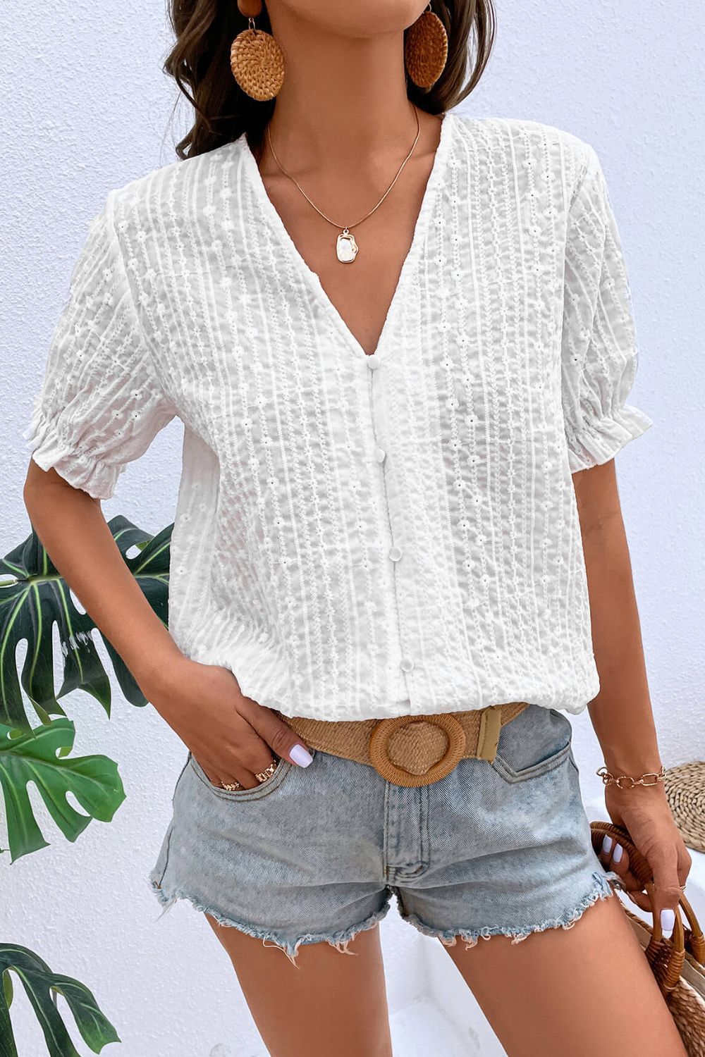 Dame let bluse med struktureret design og V-udskæring Stilla