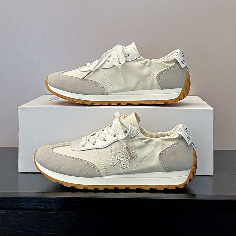 Dame Sneakers med let mesh-overdel og behagelig dæmpningsteknologi Stilla