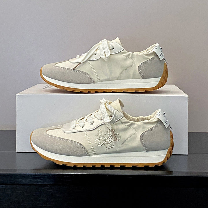 Dame Sneakers med let mesh-overdel og behagelig dæmpningsteknologi Stilla