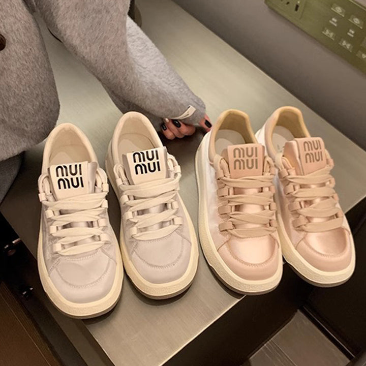 Dame Elegante Sneakers med satineret overflade og behagelig sål Stilla